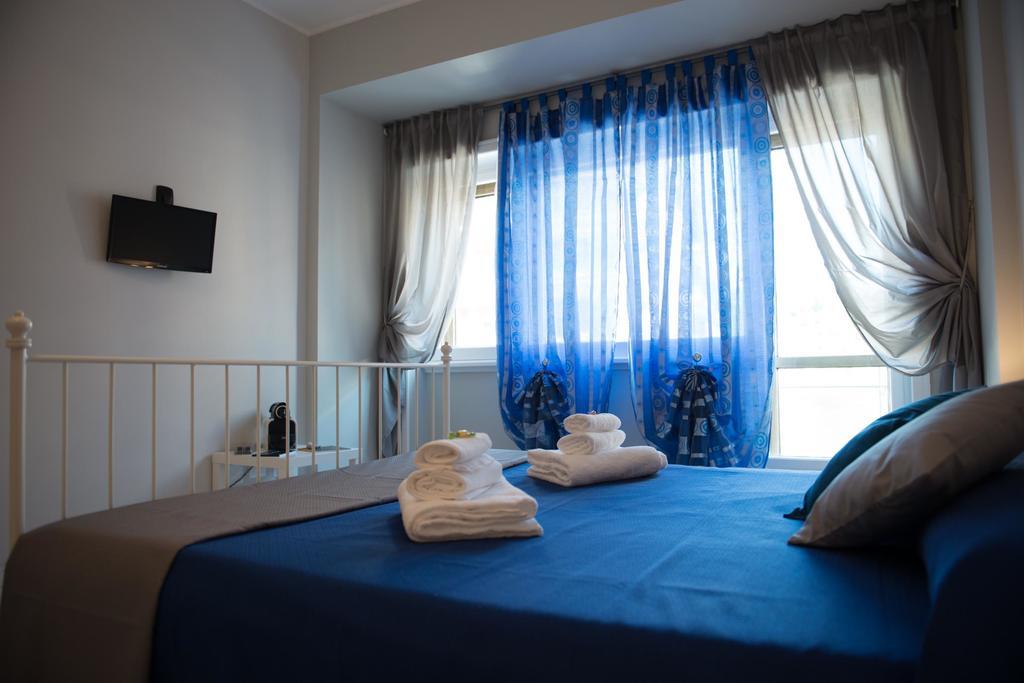 Authentic Sweet Home Rome Room photo