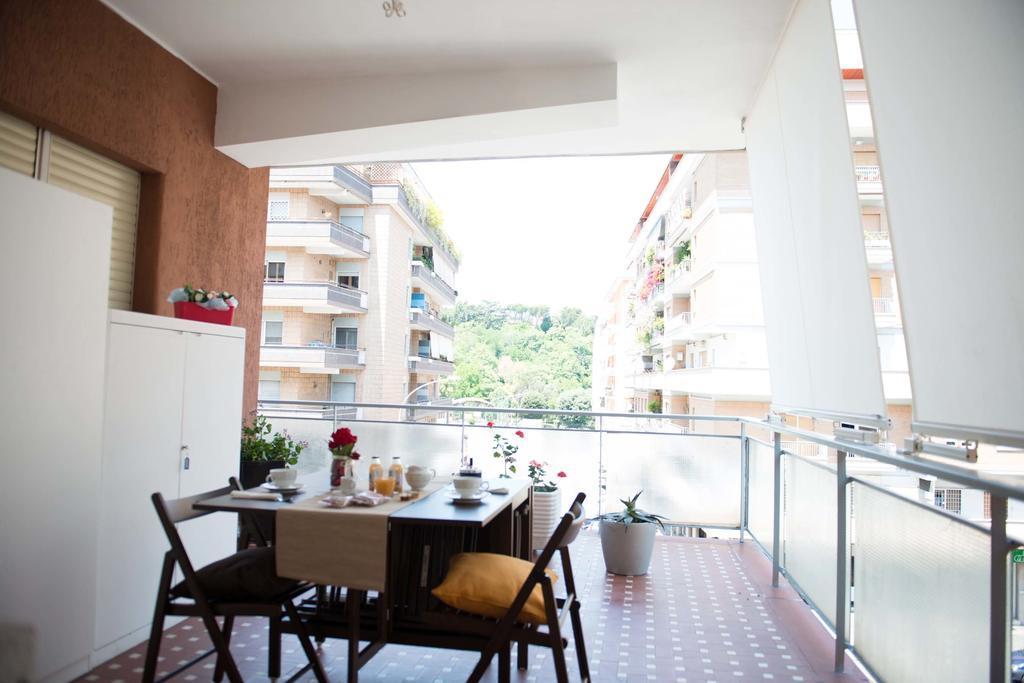 Authentic Sweet Home Rome Room photo