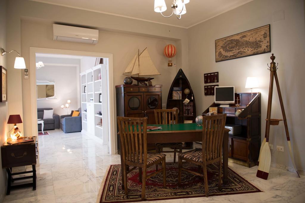 Authentic Sweet Home Rome Room photo