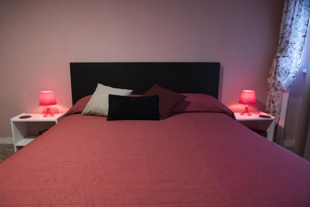 Authentic Sweet Home Rome Room photo